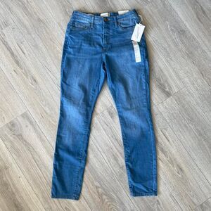 Universal Thread Women's sz 6 High Waisted Denim Skinny Blue Jeans Casual NEW